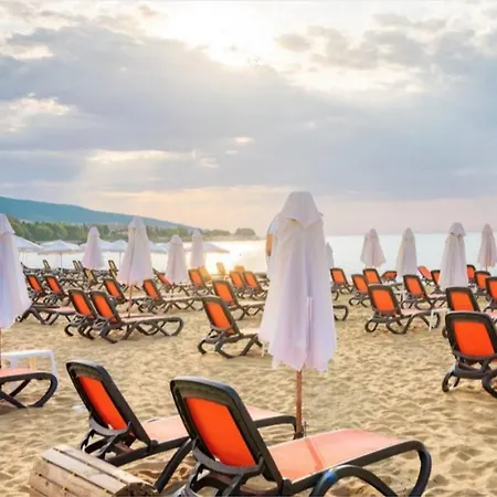 Admiral Plaza C 19 Private Cozy Sunny Апартаменты