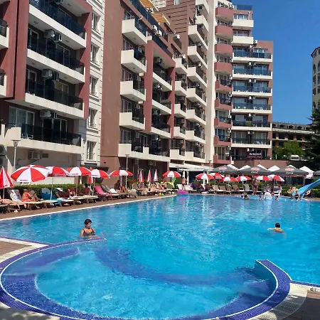 Admiral Plaza C 19 Private Cozy Sunny شقة